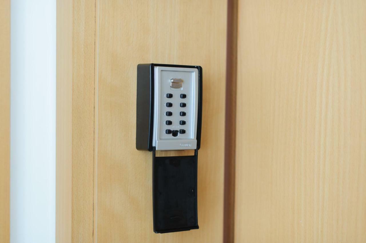 Central Living Apartments - Rathaus Виена Екстериор снимка