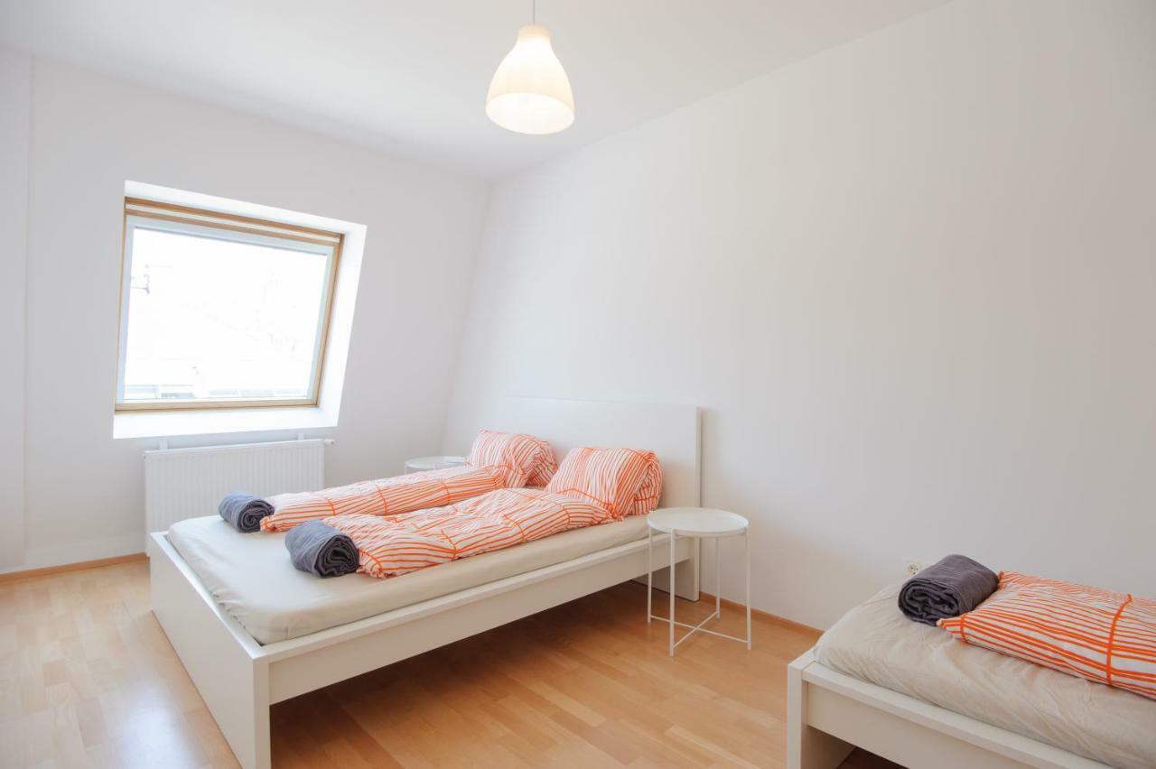 Central Living Apartments - Rathaus Виена Екстериор снимка