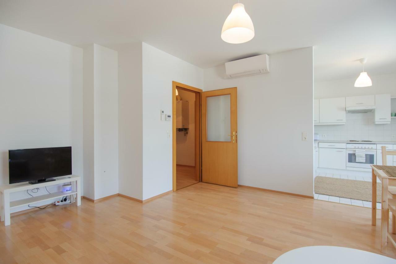 Central Living Apartments - Rathaus Виена Екстериор снимка